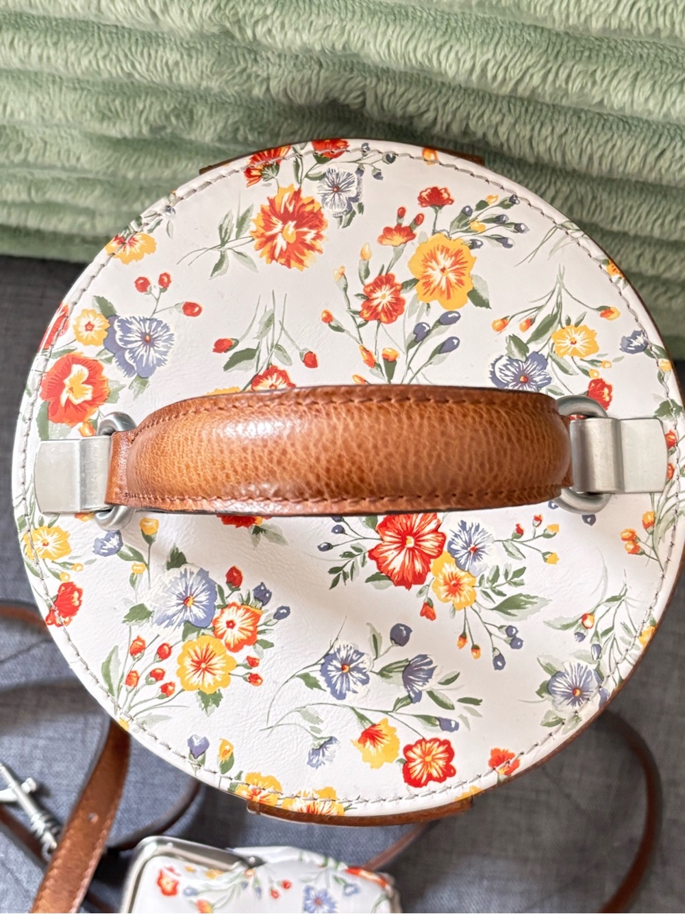 Patricia Nash Cream Floral Cylinder Crossbody with Brown Trim and Coin Purse - Picture 5 of 15